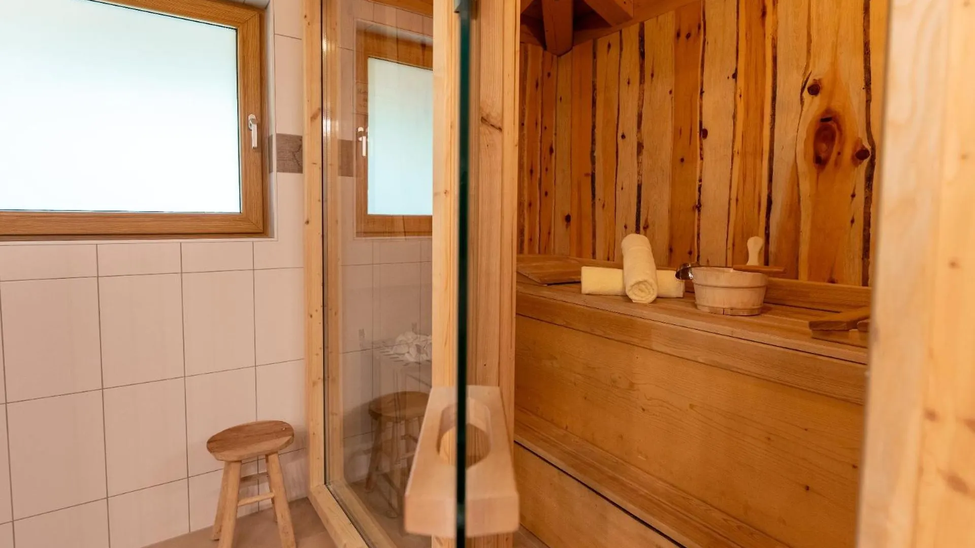 Apartment Wellness Chalet Mit Whirlpool Und Sauna Bei Salzburg Und Berchtesgaden Ainring Germany